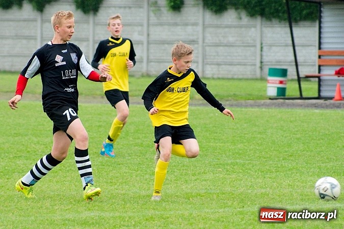 Zdjęcie w galerii na portalu naszraciborz.pl: Trampkarze Tworkowa zdeklasowali lidera z Czerwionki wiadomości z regionu