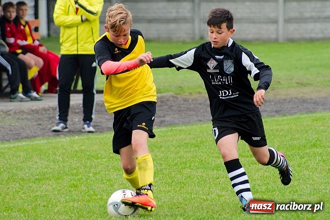 Zdjęcie w galerii na portalu naszraciborz.pl: Trampkarze Tworkowa zdeklasowali lidera z Czerwionki wiadomości z regionu