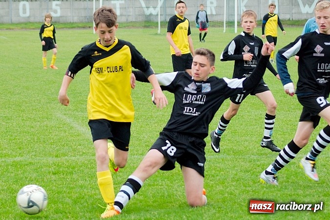 Zdjęcie w galerii na portalu naszraciborz.pl: Trampkarze Tworkowa zdeklasowali lidera z Czerwionki wiadomości z regionu
