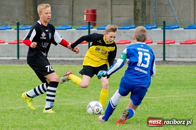 Zdjęcie w galerii na portalu naszraciborz.pl: Trampkarze Tworkowa zdeklasowali lidera z Czerwionki wiadomości z regionu