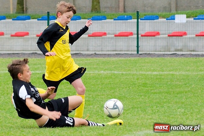 Zdjęcie w galerii na portalu naszraciborz.pl: Trampkarze Tworkowa zdeklasowali lidera z Czerwionki wiadomości z regionu