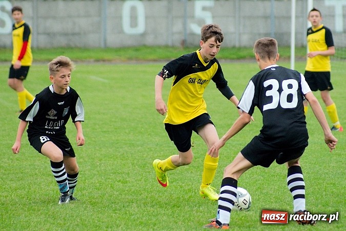 Zdjęcie w galerii na portalu naszraciborz.pl: Trampkarze Tworkowa zdeklasowali lidera z Czerwionki wiadomości z regionu