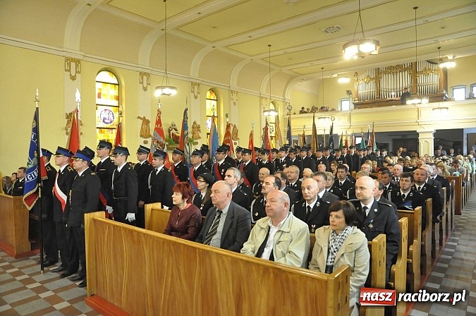Zdjęcie w galerii na portalu naszraciborz.pl: Ojciec Marceli Dębski, kapelan raciborskich strażaków, świętuje dziś 25-lecie kapłaństwa wiadomości z regionu