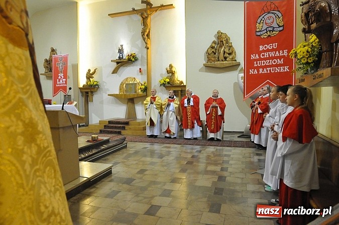 Zdjęcie w galerii na portalu naszraciborz.pl: Ojciec Marceli Dębski, kapelan raciborskich strażaków, świętuje dziś 25-lecie kapłaństwa wiadomości z regionu