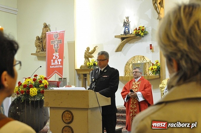 Zdjęcie w galerii na portalu naszraciborz.pl: Ojciec Marceli Dębski, kapelan raciborskich strażaków, świętuje dziś 25-lecie kapłaństwa wiadomości z regionu