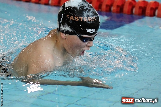 Zdjęcie w galerii na portalu naszraciborz.pl: XII Międzynarodowe Zawody Pływackie o Puchar Prezesa MKS-SMS Victoria Racib&oacute;rz wiadomości z regionu