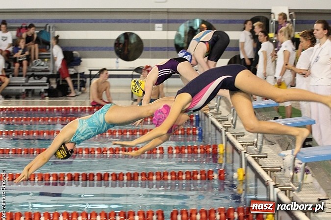 Zdjęcie w galerii na portalu naszraciborz.pl: XII Międzynarodowe Zawody Pływackie o Puchar Prezesa MKS-SMS Victoria Racib&oacute;rz wiadomości z regionu