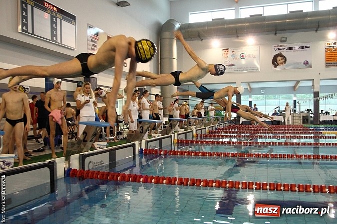 Zdjęcie w galerii na portalu naszraciborz.pl: XII Międzynarodowe Zawody Pływackie o Puchar Prezesa MKS-SMS Victoria Racib&oacute;rz wiadomości z regionu