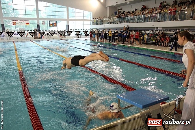 Zdjęcie w galerii na portalu naszraciborz.pl: XII Międzynarodowe Zawody Pływackie o Puchar Prezesa MKS-SMS Victoria Racib&oacute;rz wiadomości z regionu