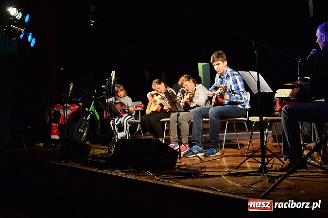 Zdjęcie w galerii na portalu naszraciborz.pl: W Kuźni Raciborskiej grali dla Asi wiadomości z regionu