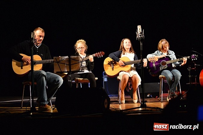 Zdjęcie w galerii na portalu naszraciborz.pl: W Kuźni Raciborskiej grali dla Asi wiadomości z regionu