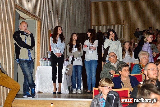Zdjęcie w galerii na portalu naszraciborz.pl: W Kuźni Raciborskiej grali dla Asi wiadomości z regionu