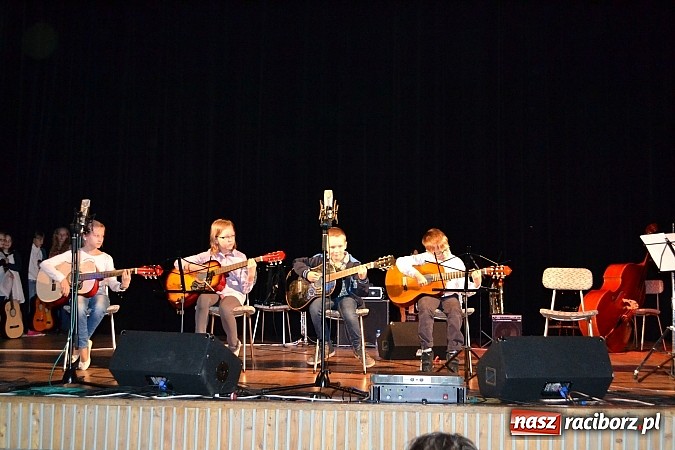 Zdjęcie w galerii na portalu naszraciborz.pl: W Kuźni Raciborskiej grali dla Asi wiadomości z regionu