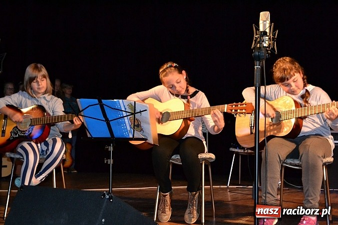 Zdjęcie w galerii na portalu naszraciborz.pl: W Kuźni Raciborskiej grali dla Asi wiadomości z regionu