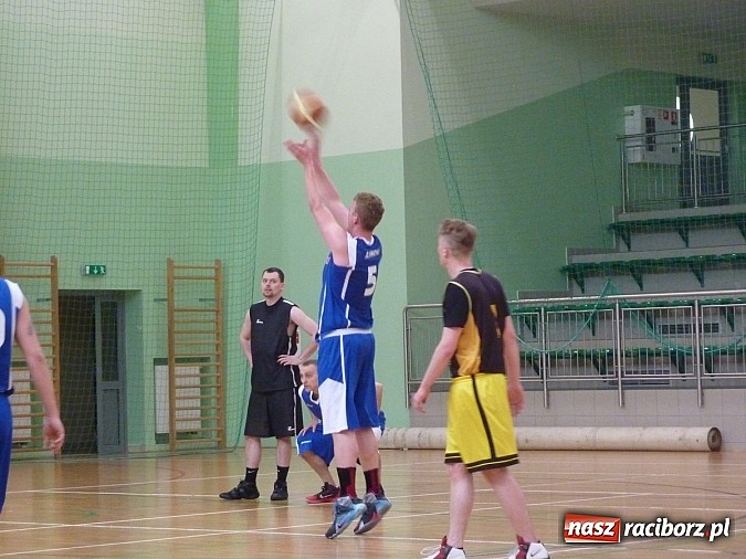 Zdjęcie w galerii na portalu naszraciborz.pl: Brooklyn Basket Liga. Zwycięstwa faworytów  wiadomości z regionu