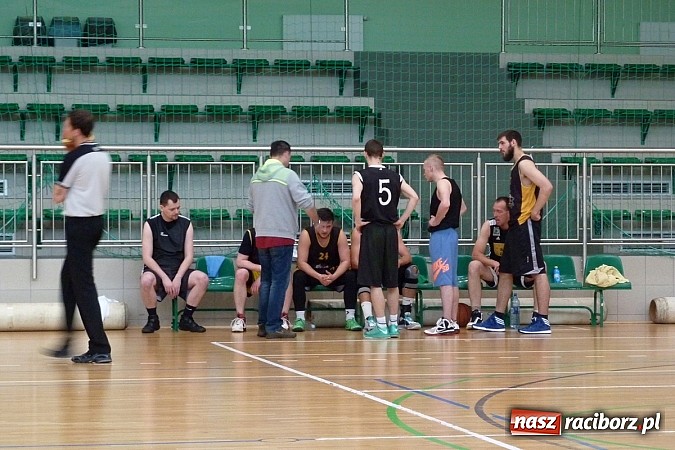 Zdjęcie w galerii na portalu naszraciborz.pl: Brooklyn Basket Liga. Zwycięstwa faworytów  wiadomości z regionu