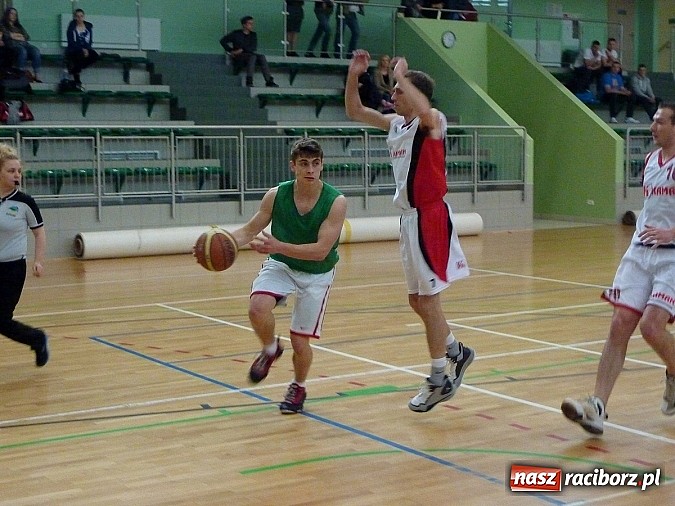 Zdjęcie w galerii na portalu naszraciborz.pl: Brooklyn Basket Liga. Zwycięstwa faworytów  wiadomości z regionu