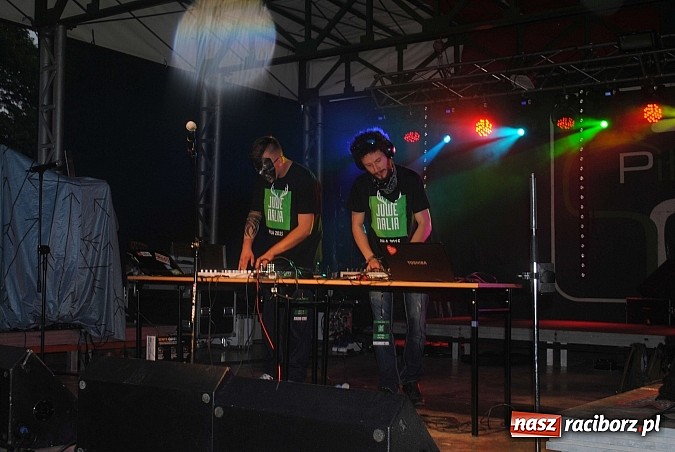 Zdjęcie w galerii na portalu naszraciborz.pl: Raciborski duet DJ-ów zwycięzcą Bitwy kapel wiadomości z regionu