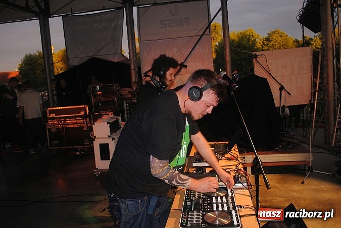 Zdjęcie w galerii na portalu naszraciborz.pl: Raciborski duet DJ-ów zwycięzcą Bitwy kapel wiadomości z regionu