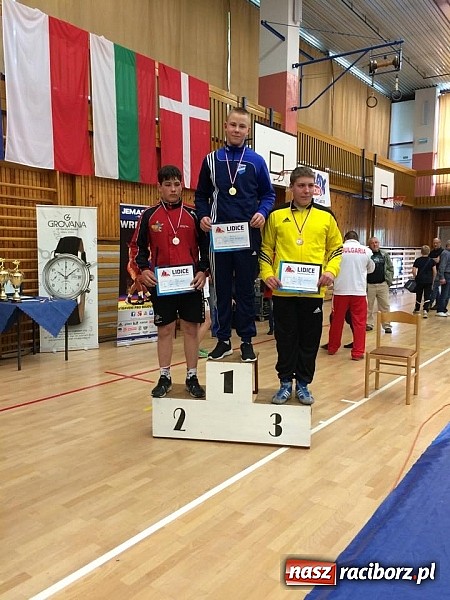 Zdjęcie w galerii na portalu naszraciborz.pl: Udany start raciborskich zapaśników w Czechach  wiadomości z regionu