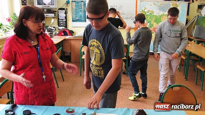 Zdjęcie w galerii na portalu naszraciborz.pl: Miej oczy szeroko otwarte w Gimnazjum nr 5  wiadomości z regionu