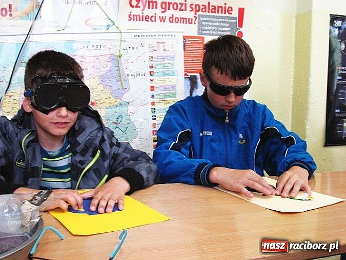 Zdjęcie w galerii na portalu naszraciborz.pl: Miej oczy szeroko otwarte w Gimnazjum nr 5  wiadomości z regionu