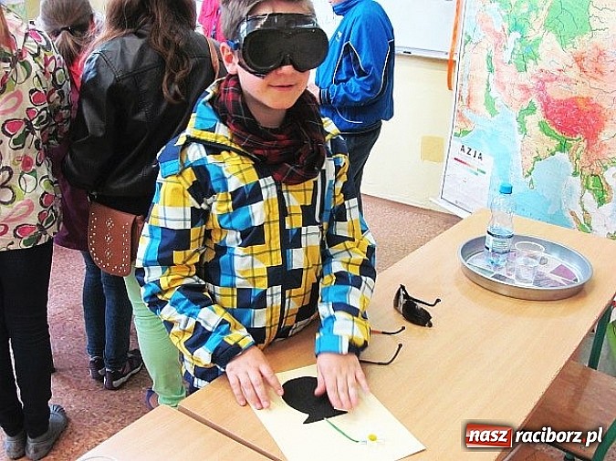 Zdjęcie w galerii na portalu naszraciborz.pl: Miej oczy szeroko otwarte w Gimnazjum nr 5  wiadomości z regionu