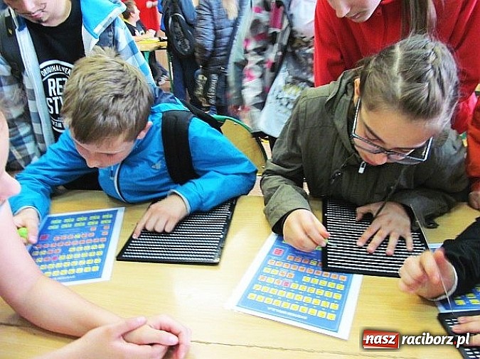 Zdjęcie w galerii na portalu naszraciborz.pl: Miej oczy szeroko otwarte w Gimnazjum nr 5  wiadomości z regionu
