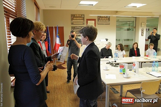 Zdjęcie w galerii na portalu naszraciborz.pl: Uczeń ZSP w Rzuchowie z tytułem Mistrza Ortografii 2015 szk&oacute;ł podstawowych wiadomości z regionu
