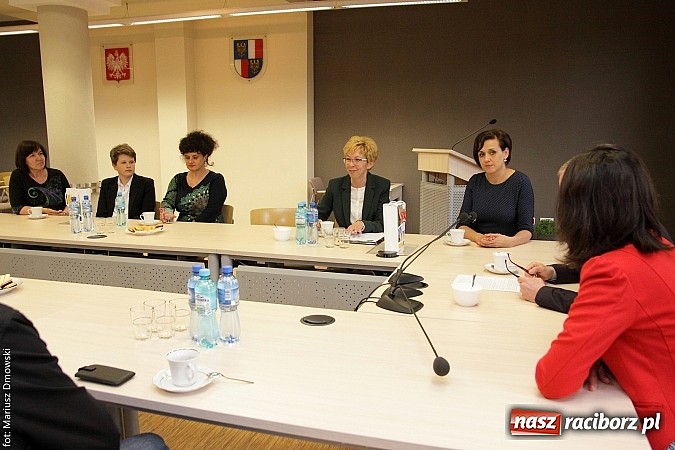 Zdjęcie w galerii na portalu naszraciborz.pl: Uczeń ZSP w Rzuchowie z tytułem Mistrza Ortografii 2015 szk&oacute;ł podstawowych wiadomości z regionu