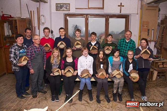 Zdjęcie w galerii na portalu naszraciborz.pl: ZSO Tworków wyróżniony w ogólnopolskim konkursie Akademie Przyjaciół Pszczół na piątkę!  wiadomości z regionu