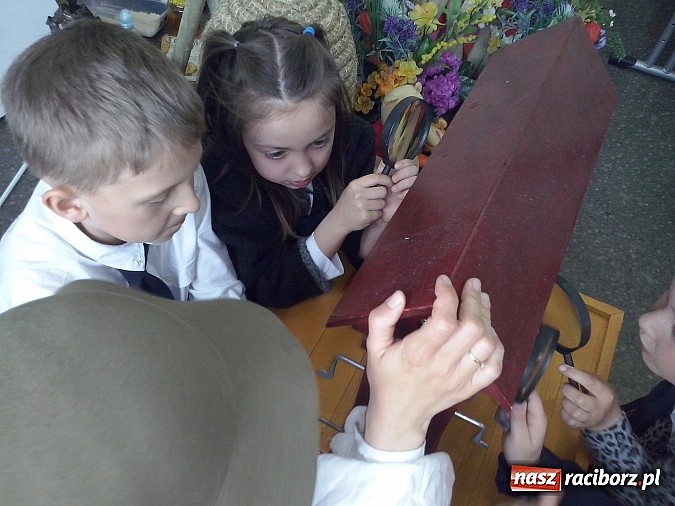 Zdjęcie w galerii na portalu naszraciborz.pl: Oko w oko z pszczołami w szkole na Ostrogu  wiadomości z regionu