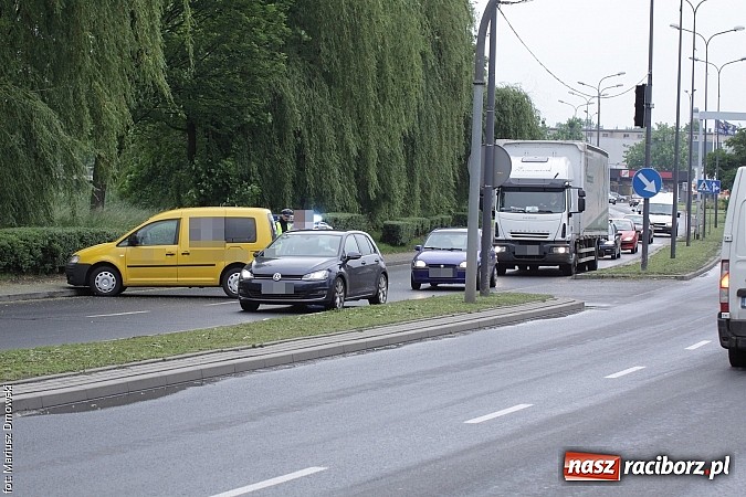 Zdjęcie w galerii na portalu naszraciborz.pl: Zablokował Odrostradę i zapłacił mandat  wiadomości z regionu