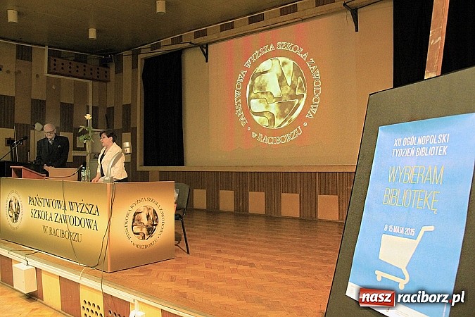 Zdjęcie w galerii na portalu naszraciborz.pl: Paweł Newerla na zakończenie obchodów Tygodnia Bibliotek wiadomości z regionu