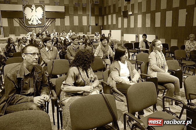 Zdjęcie w galerii na portalu naszraciborz.pl: Paweł Newerla na zakończenie obchodów Tygodnia Bibliotek wiadomości z regionu