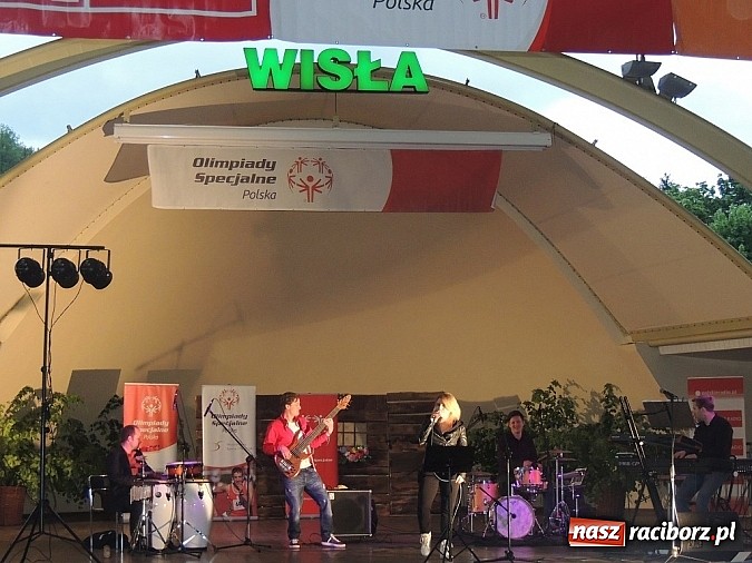 Zdjęcie w galerii na portalu naszraciborz.pl: Zawodnicy Huraganu przy Warsztatach Terapii Zajęciowej w Raciborzu wrócili z medalami wiadomości z regionu