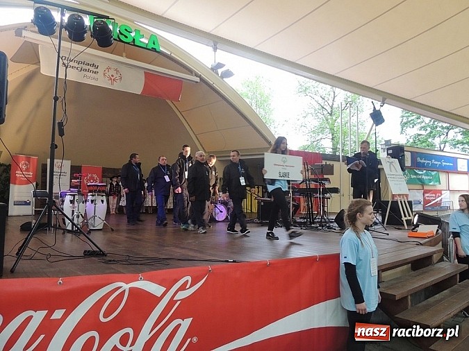 Zdjęcie w galerii na portalu naszraciborz.pl: Zawodnicy Huraganu przy Warsztatach Terapii Zajęciowej w Raciborzu wrócili z medalami wiadomości z regionu