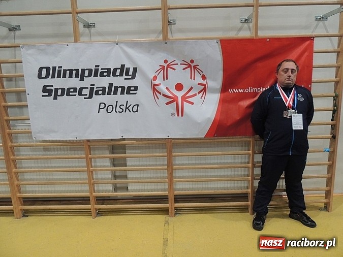 Zdjęcie w galerii na portalu naszraciborz.pl: Zawodnicy Huraganu przy Warsztatach Terapii Zajęciowej w Raciborzu wrócili z medalami wiadomości z regionu