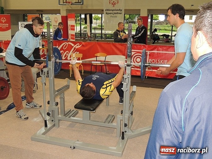 Zdjęcie w galerii na portalu naszraciborz.pl: Zawodnicy Huraganu przy Warsztatach Terapii Zajęciowej w Raciborzu wrócili z medalami wiadomości z regionu