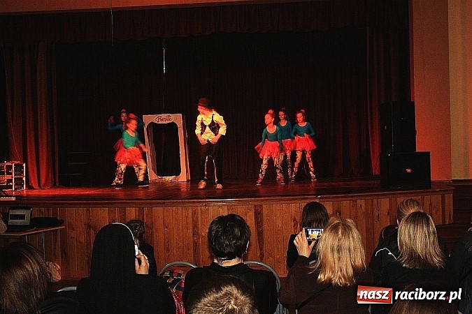 Zdjęcie w galerii na portalu naszraciborz.pl: Pokazy taneczne w Krzanowicach wiadomości z regionu