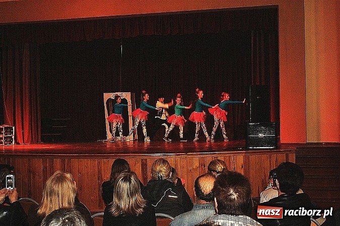 Zdjęcie w galerii na portalu naszraciborz.pl: Pokazy taneczne w Krzanowicach wiadomości z regionu