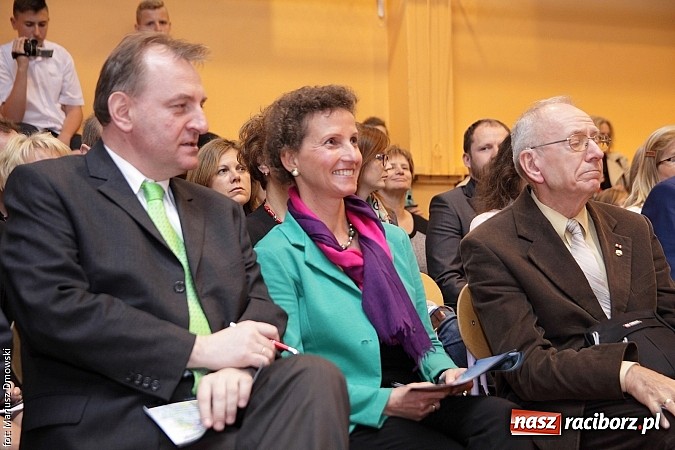 Zdjęcie w galerii na portalu naszraciborz.pl: Uroczyste rozstrzygnięcie Jubileuszowego Konkursu Plastycznego im. Eichendorffa wiadomości z regionu