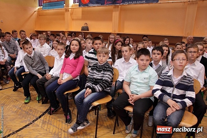 Zdjęcie w galerii na portalu naszraciborz.pl: Uroczyste rozstrzygnięcie Jubileuszowego Konkursu Plastycznego im. Eichendorffa wiadomości z regionu