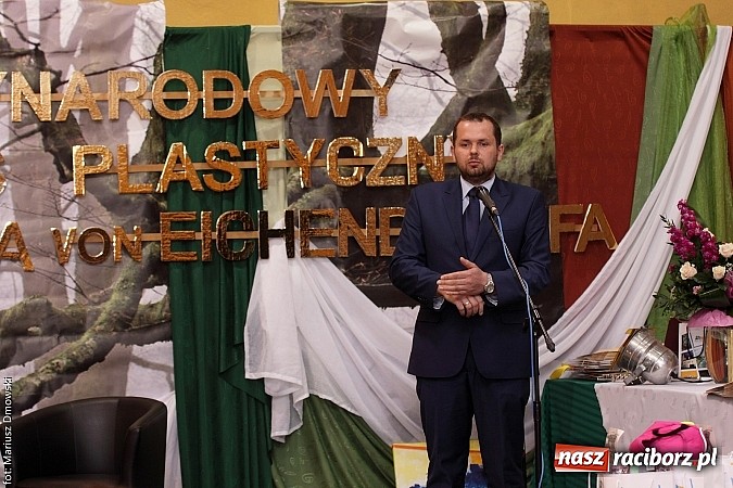 Zdjęcie w galerii na portalu naszraciborz.pl: Uroczyste rozstrzygnięcie Jubileuszowego Konkursu Plastycznego im. Eichendorffa wiadomości z regionu