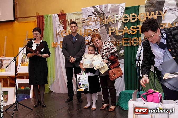Zdjęcie w galerii na portalu naszraciborz.pl: Uroczyste rozstrzygnięcie Jubileuszowego Konkursu Plastycznego im. Eichendorffa wiadomości z regionu