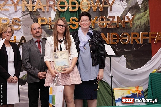 Zdjęcie w galerii na portalu naszraciborz.pl: Uroczyste rozstrzygnięcie Jubileuszowego Konkursu Plastycznego im. Eichendorffa wiadomości z regionu