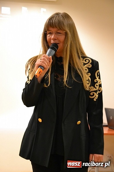 Zdjęcie w galerii na portalu naszraciborz.pl: Dyplom 2015 - wernisaż wystawy absolwent&oacute;w Liceum Plastycznego ZSO nr 1 wiadomości z regionu