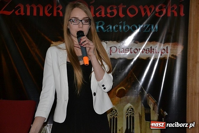 Zdjęcie w galerii na portalu naszraciborz.pl: Dyplom 2015 - wernisaż wystawy absolwent&oacute;w Liceum Plastycznego ZSO nr 1 wiadomości z regionu