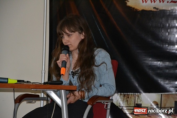 Zdjęcie w galerii na portalu naszraciborz.pl: Dyplom 2015 - wernisaż wystawy absolwent&oacute;w Liceum Plastycznego ZSO nr 1 wiadomości z regionu