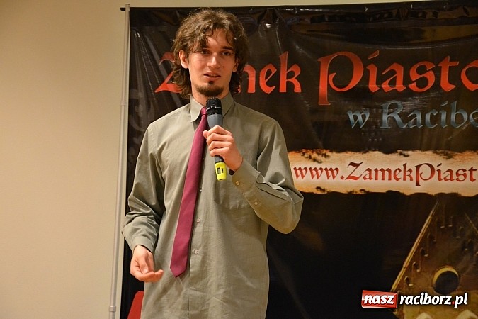 Zdjęcie w galerii na portalu naszraciborz.pl: Dyplom 2015 - wernisaż wystawy absolwent&oacute;w Liceum Plastycznego ZSO nr 1 wiadomości z regionu